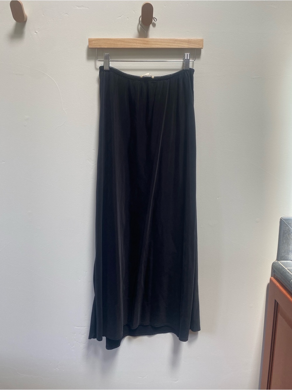 Ali Golden slinky black maxi skirt Black - small